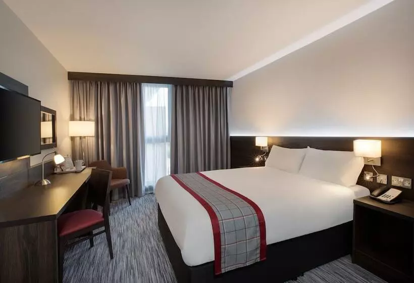 Hotelli Ramada By Wyndham Leeds East