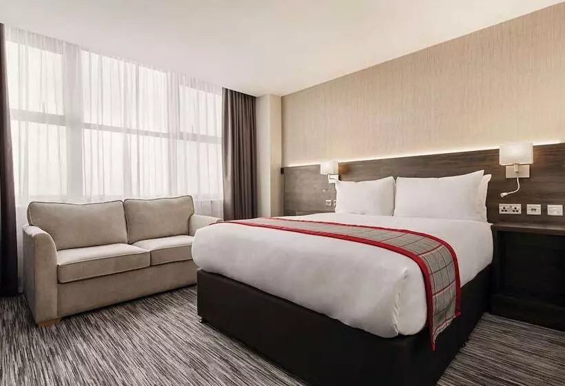 Hotelli Ramada By Wyndham Leeds East
