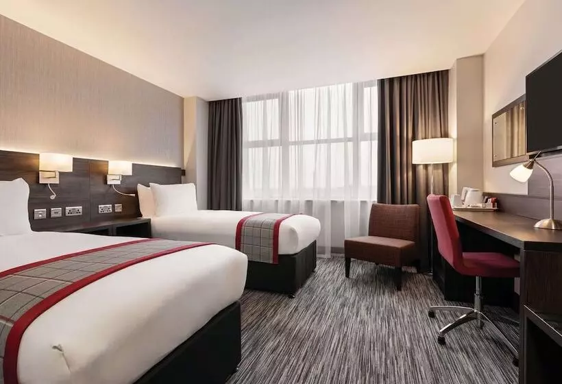 Hotelli Ramada By Wyndham Leeds East