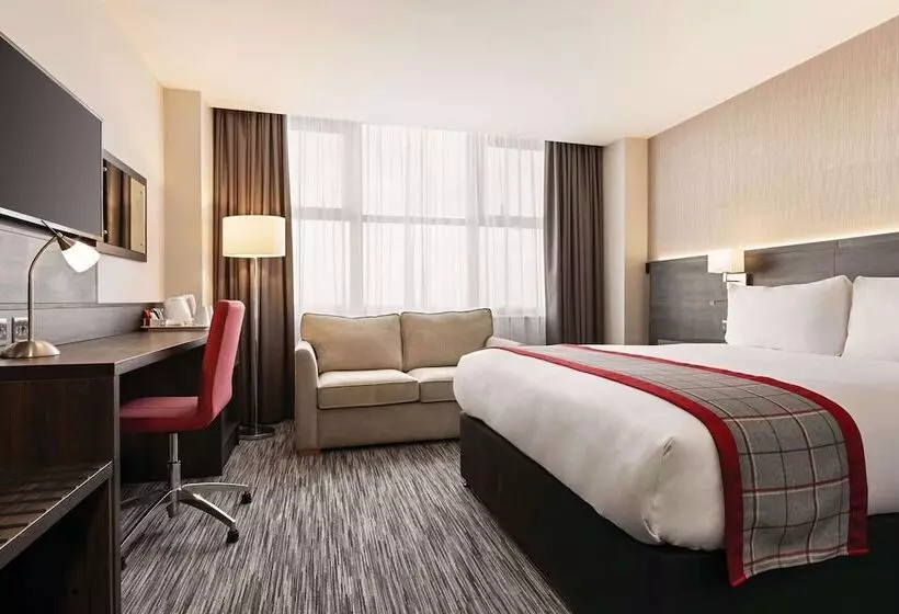 Hotelli Ramada By Wyndham Leeds East
