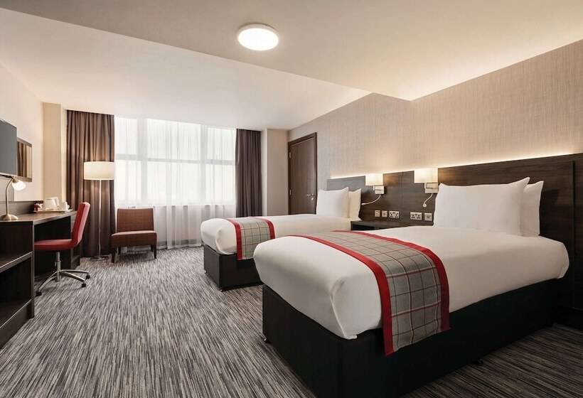 Hotel Ramada By Wyndham Leeds East