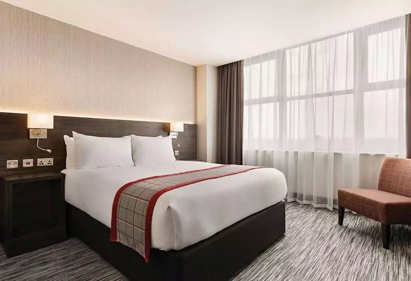 Hotelli Ramada By Wyndham Leeds East