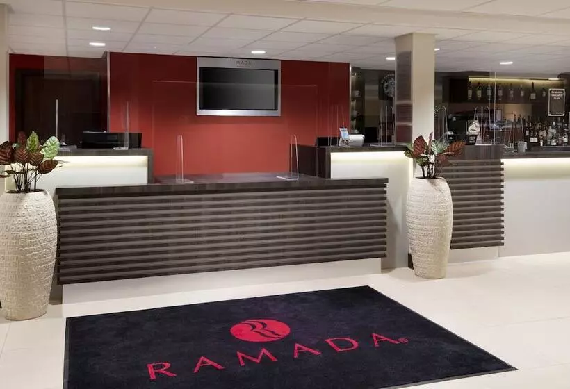 Hotelli Ramada By Wyndham Leeds East