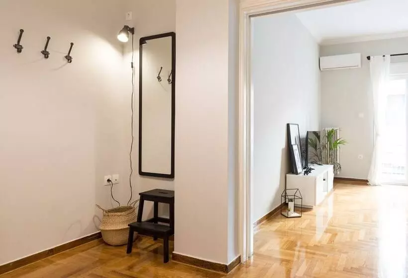 Sleek Flat In Central Syntagma By Upstreet