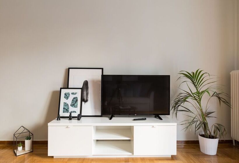 Sleek Flat In Central Syntagma By Upstreet