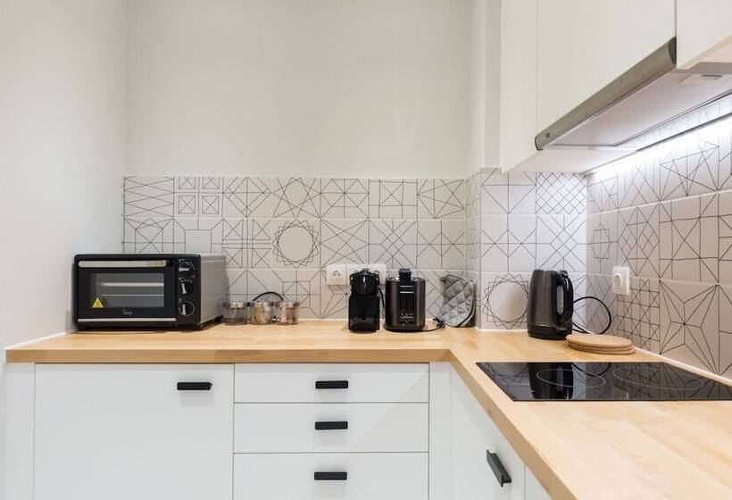 Sleek Flat In Central Syntagma By Upstreet