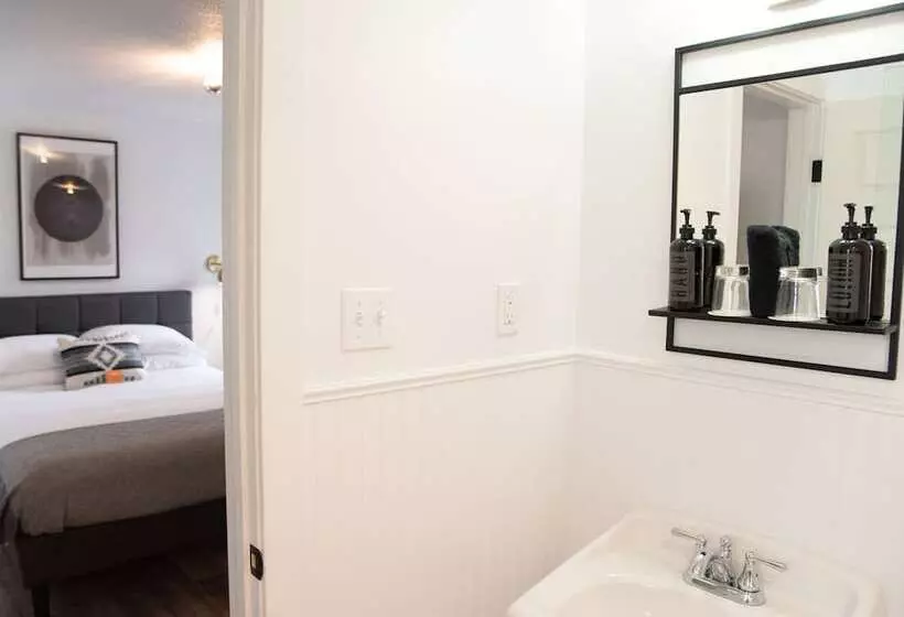 The Nightingale Motel