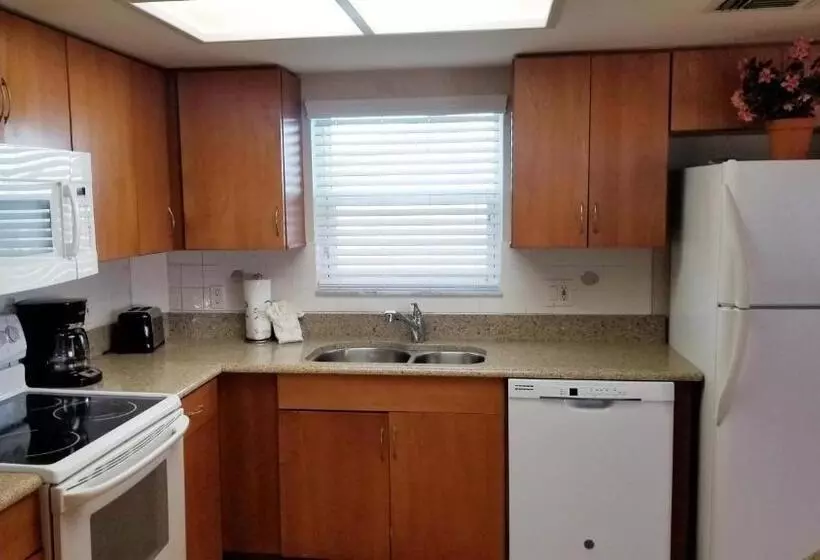 Gulf Strand Resort By Travel Resort Services