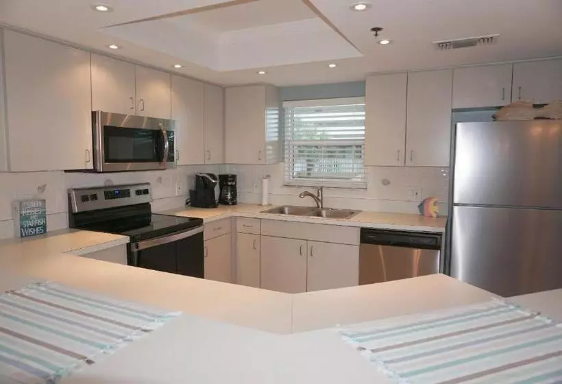 Gulf Strand Resort By Travel Resort Services