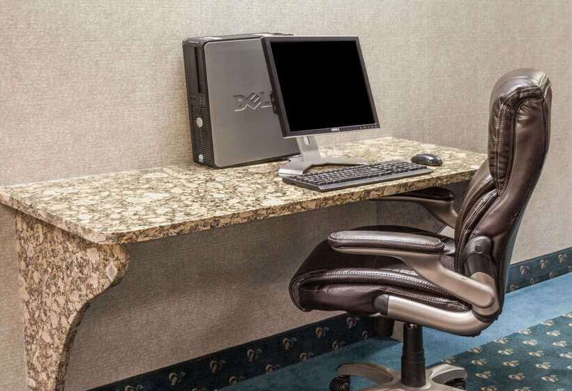 בית מלון כפרי Baymont By Wyndham Michigan City