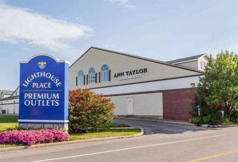 Отель Baymont By Wyndham Michigan City