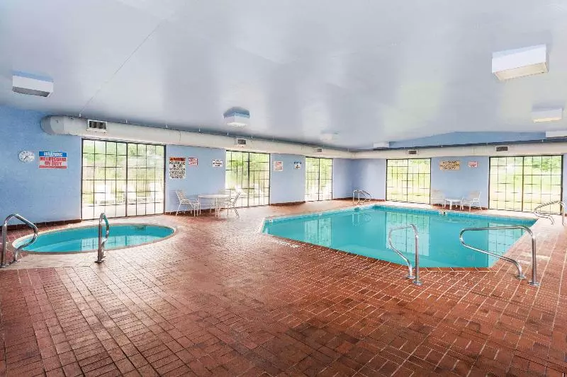 Отель Baymont By Wyndham Michigan City