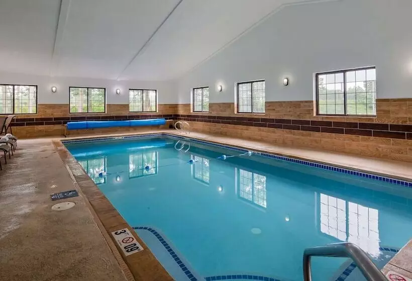 Отель Best Western Hampshire Inn & Suites