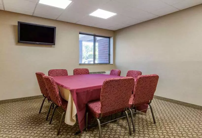 酒店 Comfort Inn Near Greenfield Village