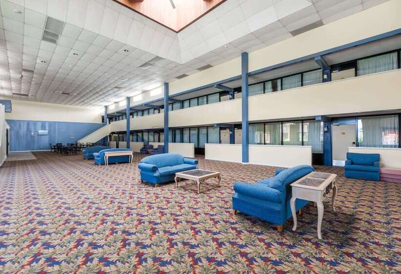 هتل Days Inn By Wyndham Midland