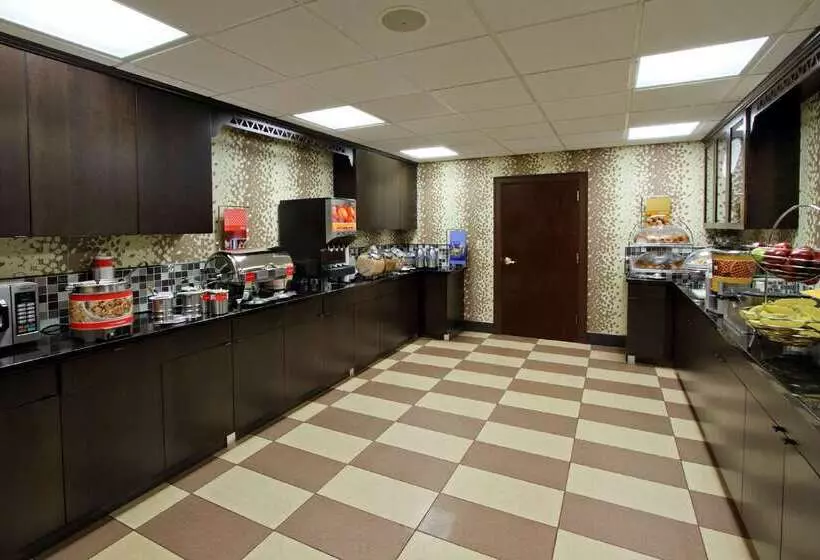 酒店 Hampton Inn & Suites Newtown