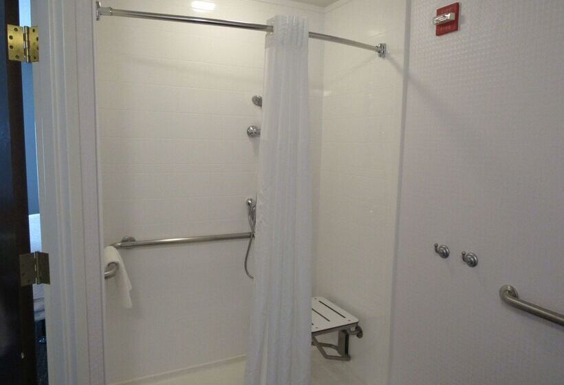 ホテル Hampton Inn & Suites Newtown