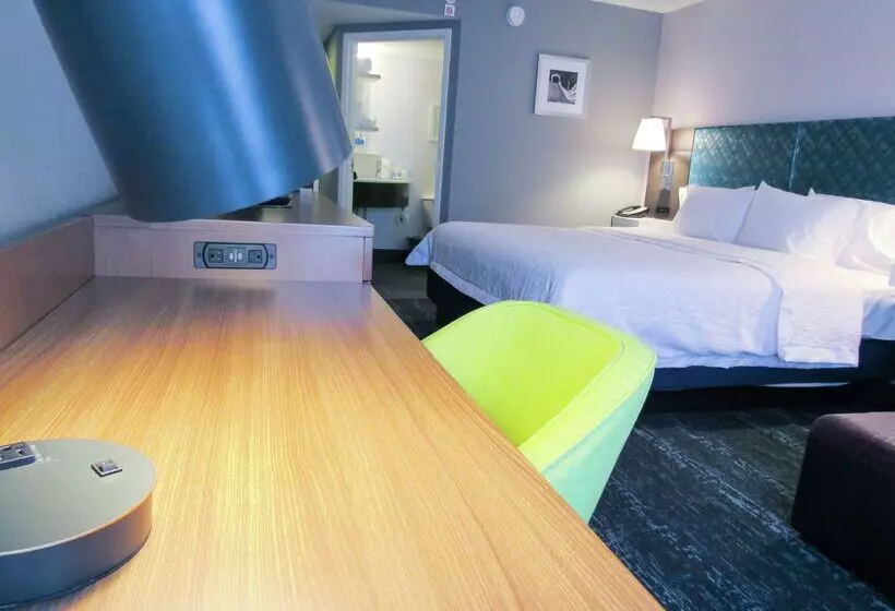 酒店 Hampton Inn & Suites Newtown