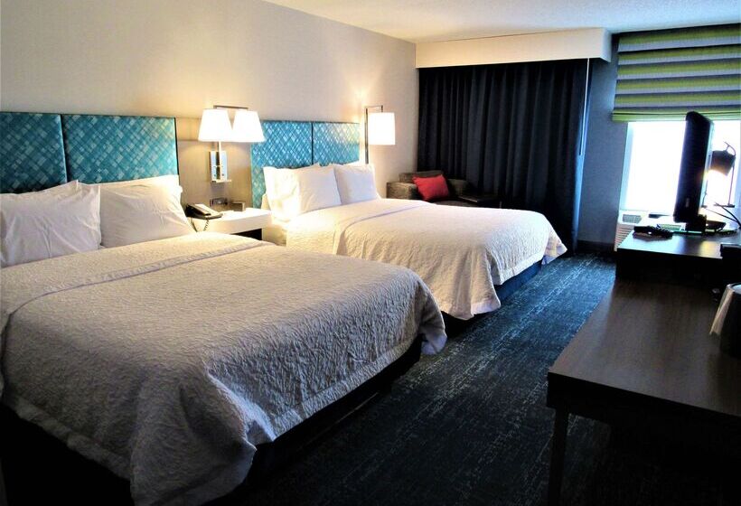 ホテル Hampton Inn & Suites Newtown