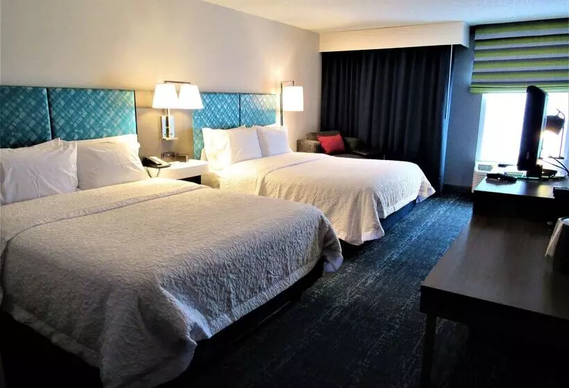 酒店 Hampton Inn & Suites Newtown