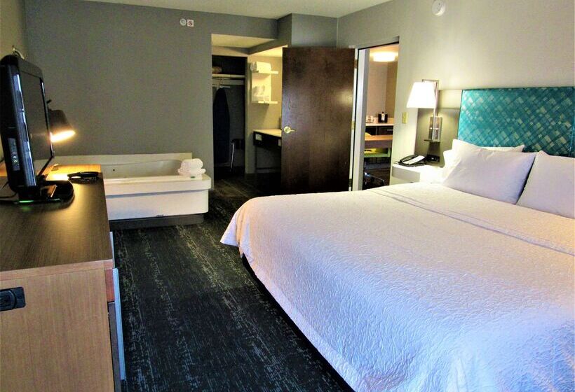 ホテル Hampton Inn & Suites Newtown