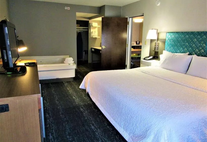 酒店 Hampton Inn & Suites Newtown