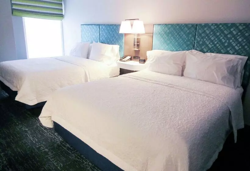 酒店 Hampton Inn & Suites Newtown