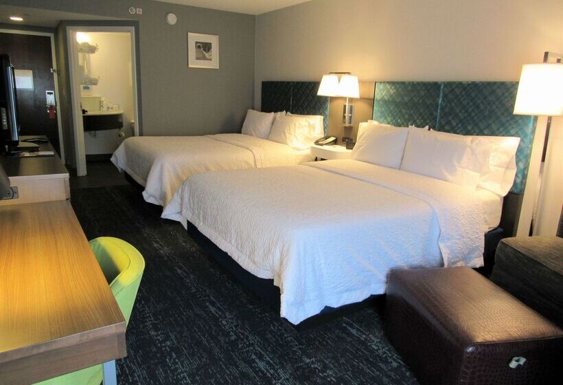 ホテル Hampton Inn & Suites Newtown