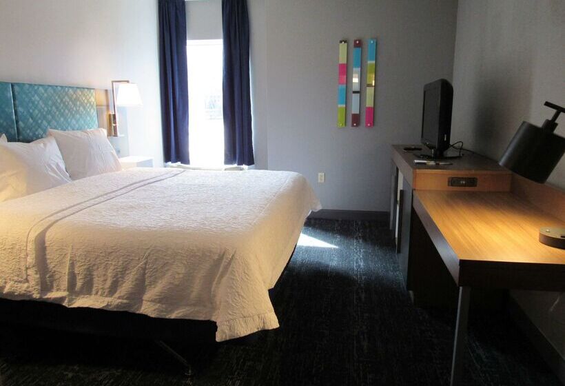 ホテル Hampton Inn & Suites Newtown