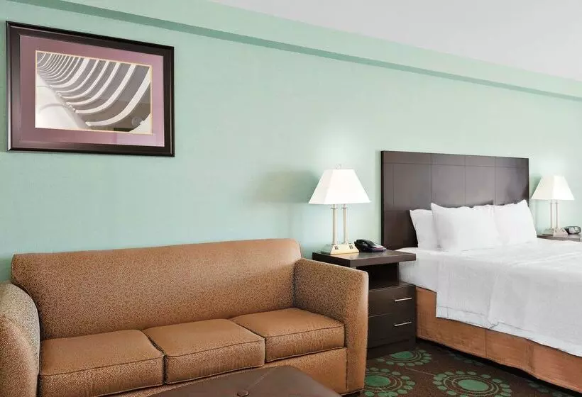 ホテル Spark By Hilton Bakersfield Central