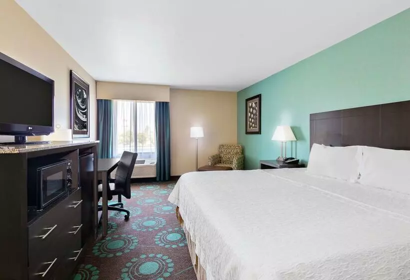 ホテル Spark By Hilton Bakersfield Central