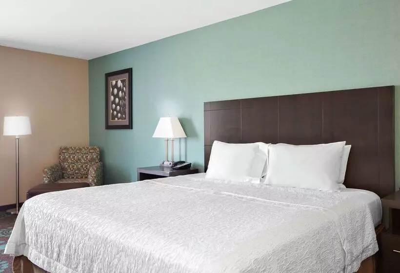 ホテル Spark By Hilton Bakersfield Central