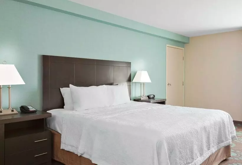 ホテル Spark By Hilton Bakersfield Central