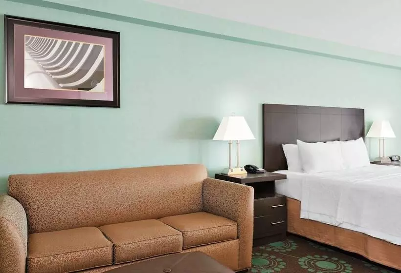 ホテル Spark By Hilton Bakersfield Central