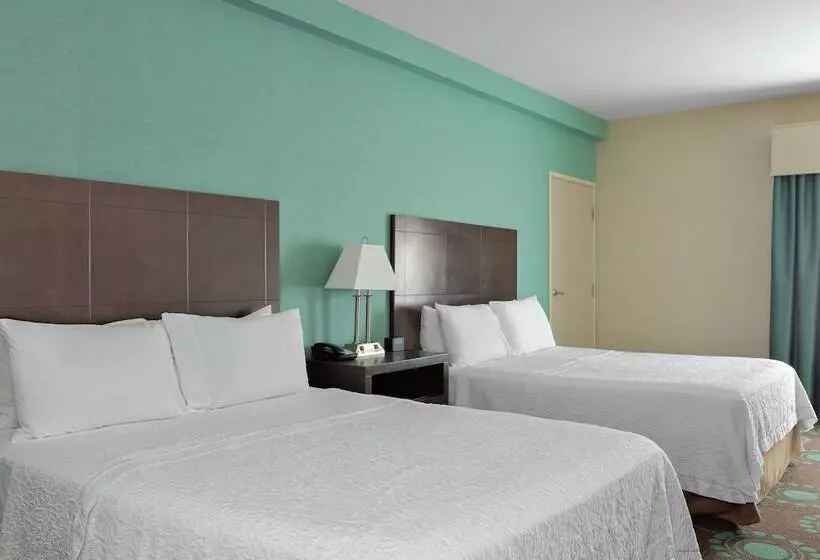 ホテル Spark By Hilton Bakersfield Central