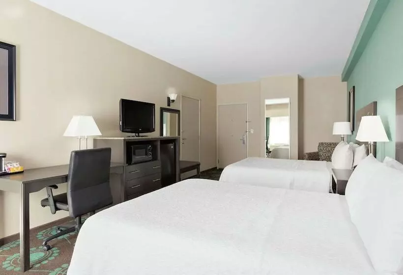 ホテル Spark By Hilton Bakersfield Central