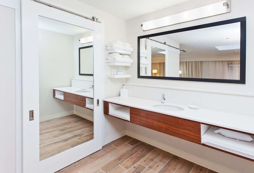 فندق Hampton Inn Bremeni20