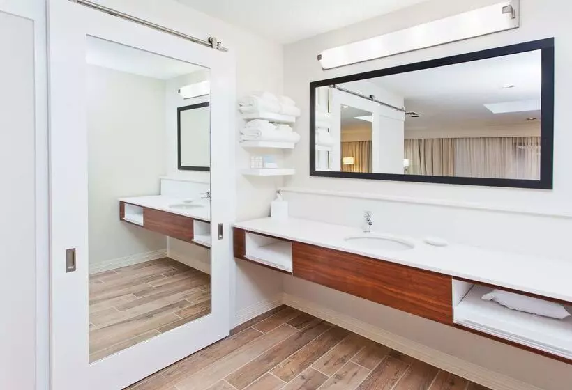 Отель Hampton Inn Bremeni20