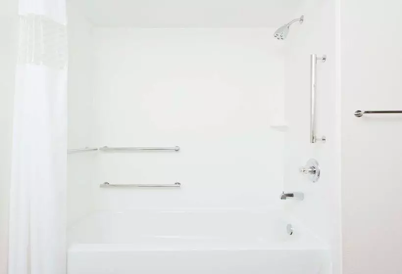 Отель Hampton Inn Bremeni20