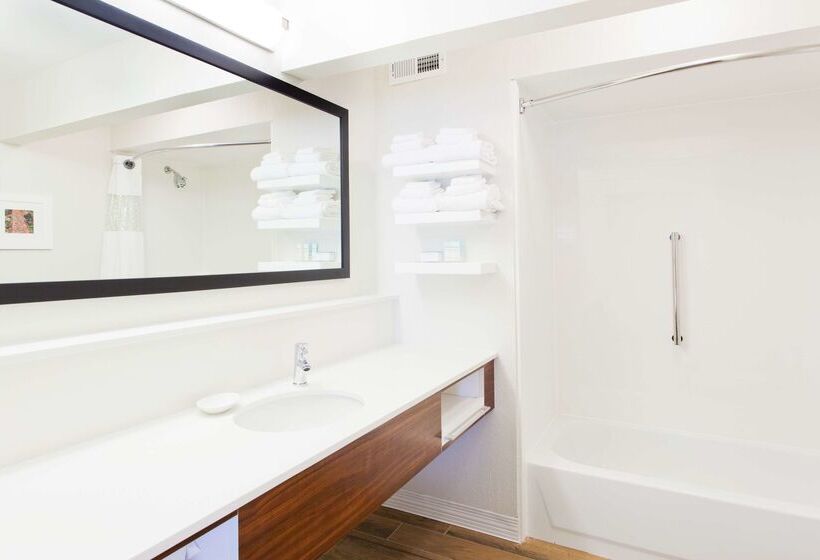 فندق Hampton Inn Bremeni20