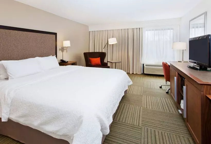 Отель Hampton Inn Bremeni20