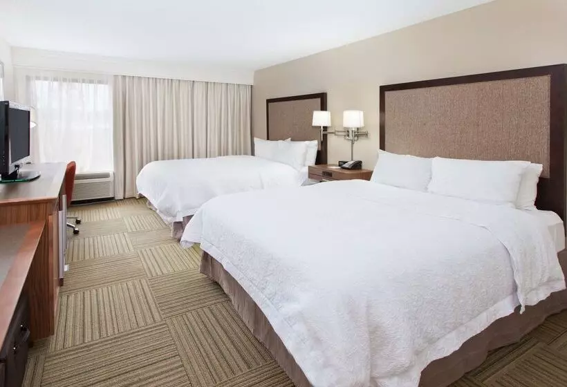 Отель Hampton Inn Bremeni20