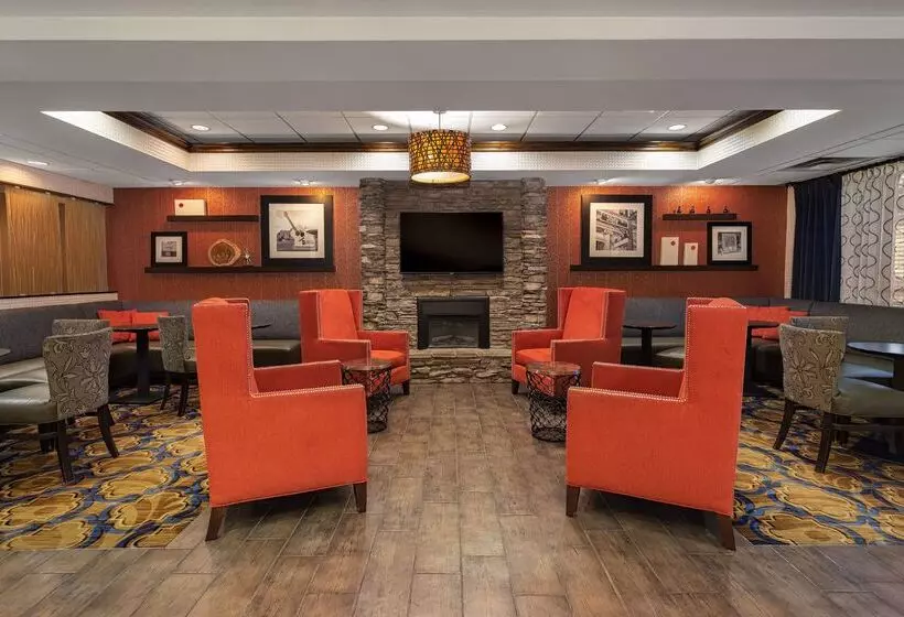 هتل Hampton Inn Bristol