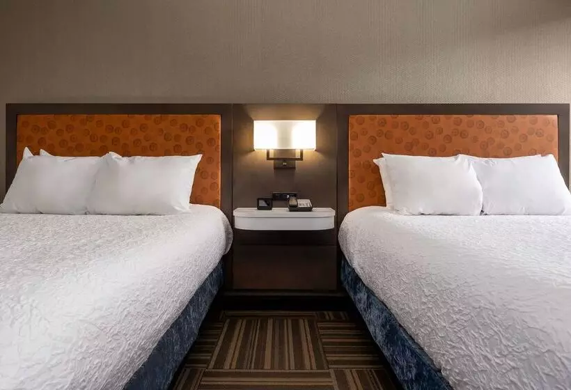 هتل Hampton Inn Bristol