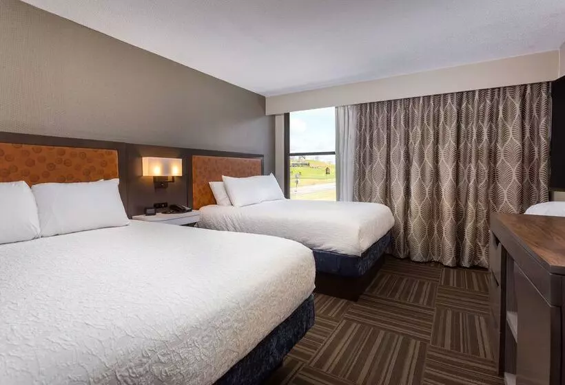 هتل Hampton Inn Bristol