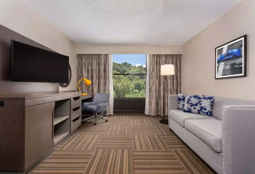 هتل Hampton Inn Bristol