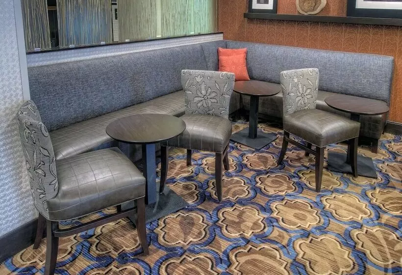 هتل Hampton Inn Bristol