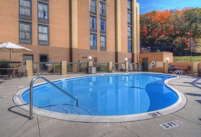 هتل Hampton Inn Bristol