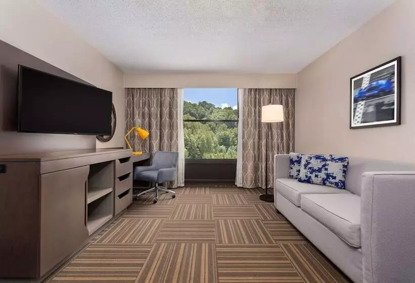 هتل Hampton Inn Bristol