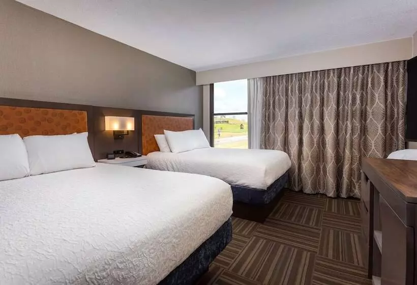 هتل Hampton Inn Bristol